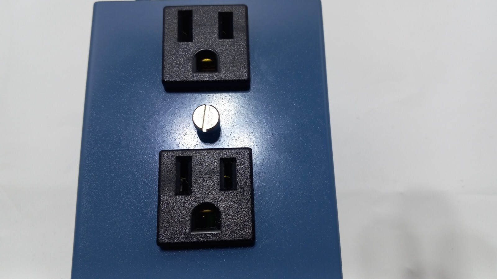 General Semiconductor~12oK15A~15 Amps~AC Line Protector~120 VAC