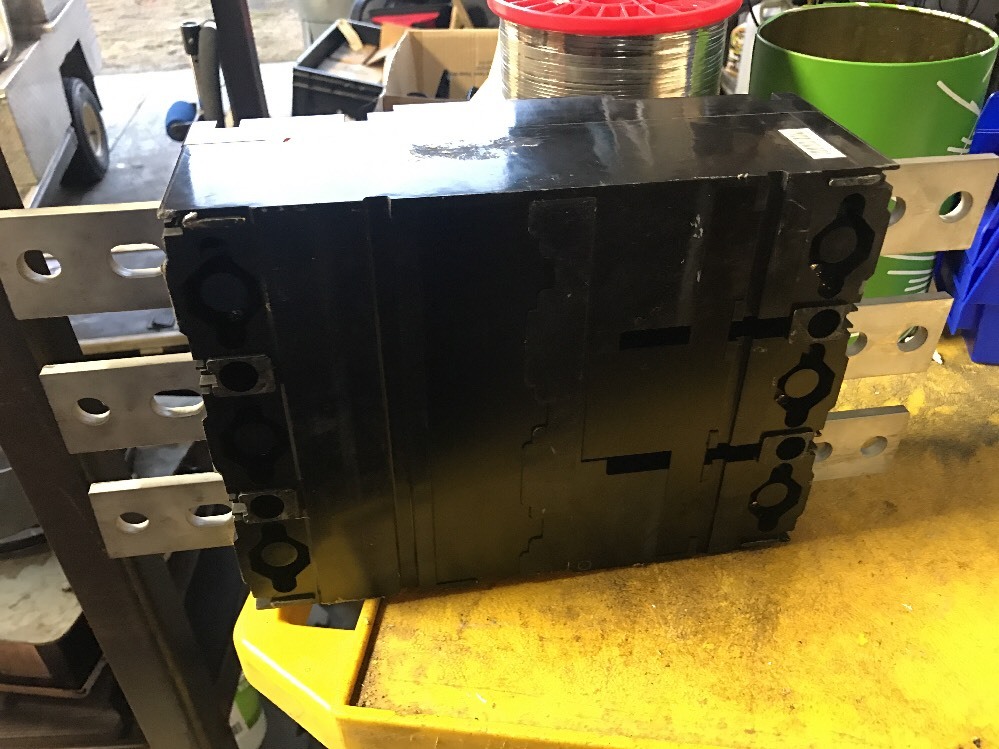 Fuji Electric SA603R 500A 600V Molded Case Auto Circuit Breaker