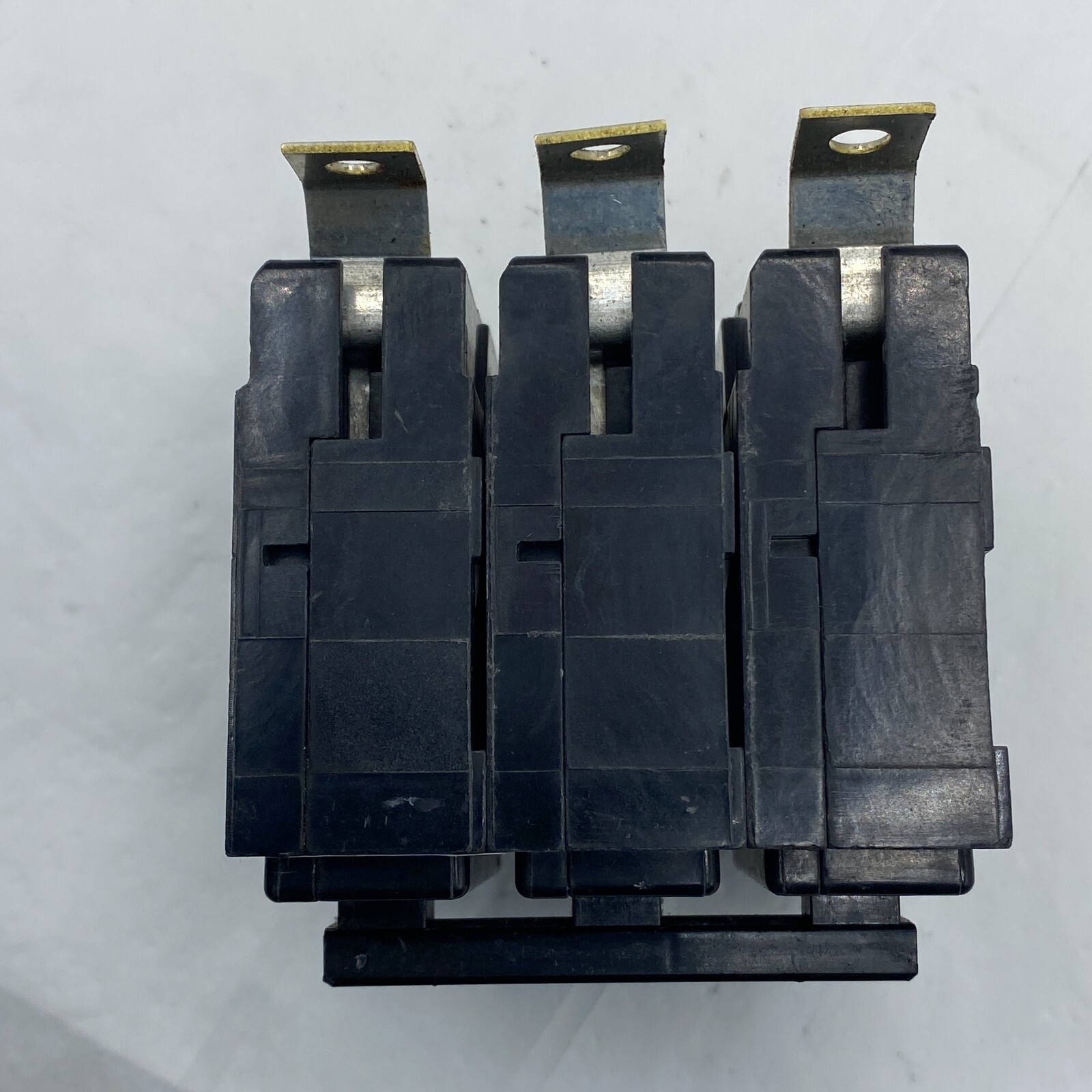 EATON BAB3025H CIRCUIT BREAKER 3 POLE UNIT TYPE BA 25 AMP 240V 🎯
