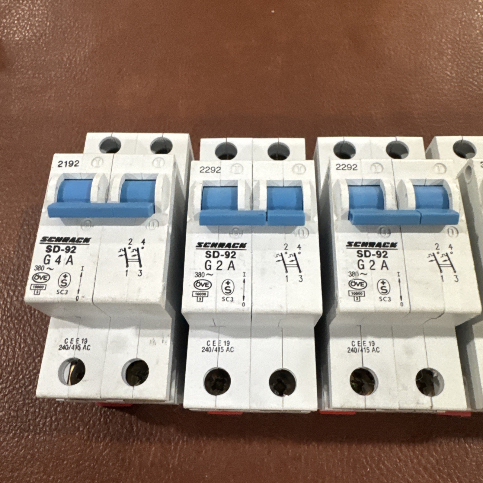 Lot of 6 Schrack SD-92 G2A G10A Circuit Breaker 2 Pole 2A 10A