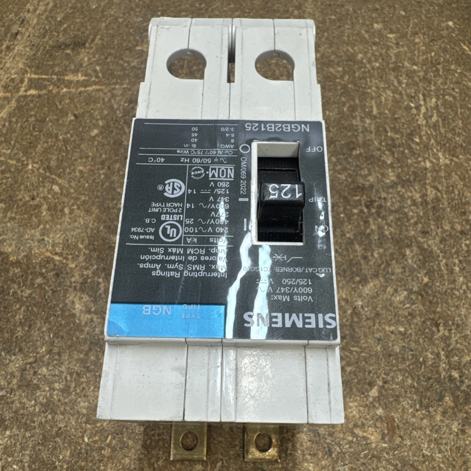 NEW Siemens NGB2B125B / NGB2B125 2p 480v 125a Circuit Breaker NEW Surplus