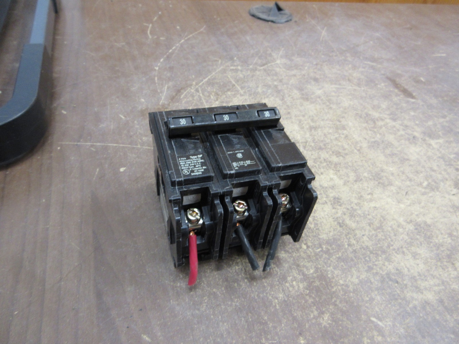 Siemens Type QP Clip-On Circuit Breaker Q330 30A 240V 3P *Chipped* Used