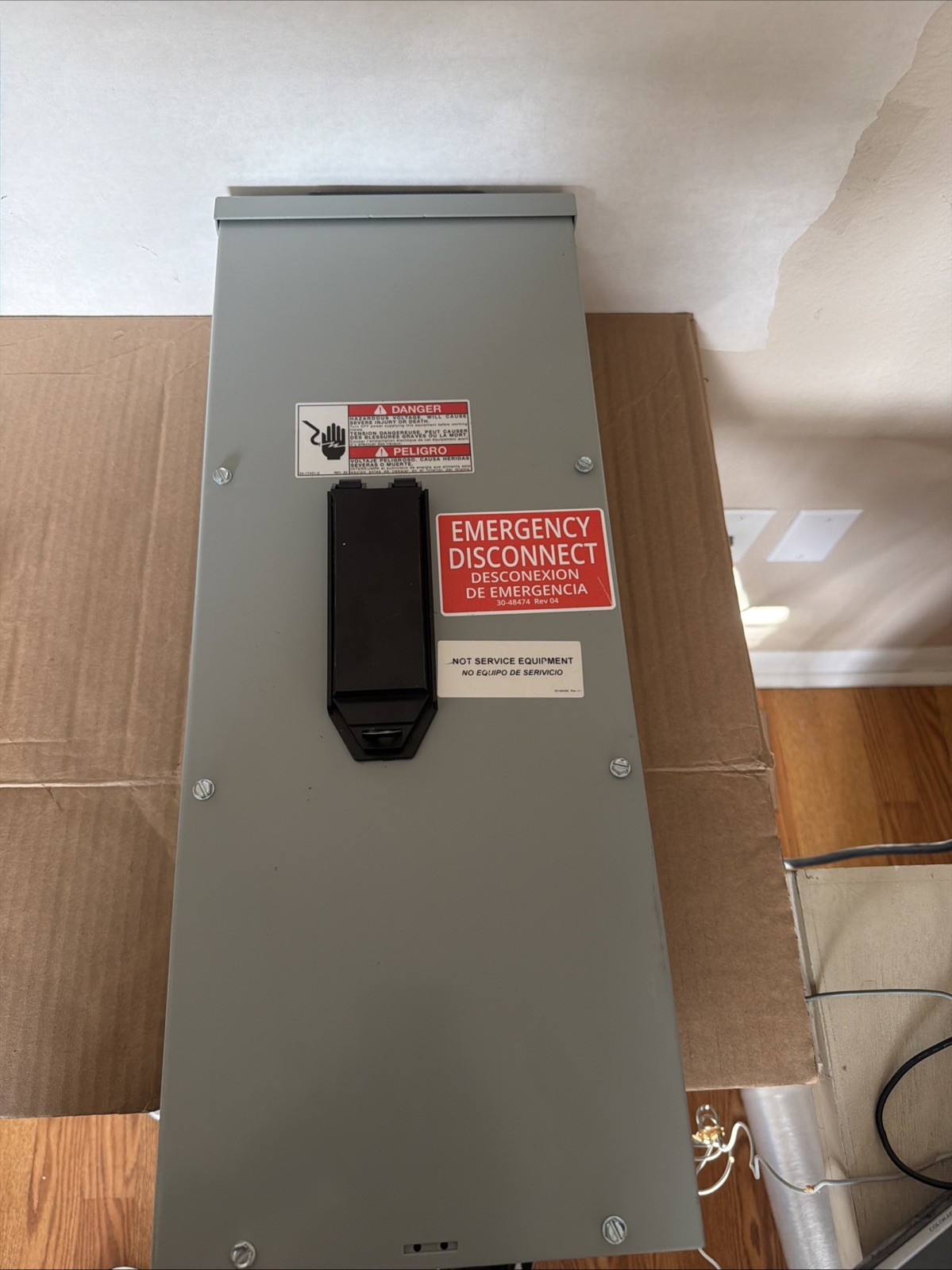 Eaton CCV-NA 25K Breaker Enclosure W/Breaker 200A 240V 25kA 60Hz NEMA 3R
