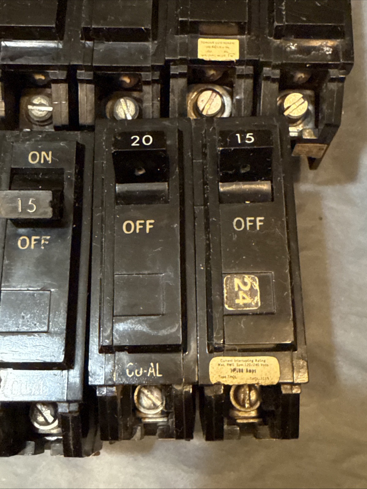 GE Lot Of 7 Breakers (3)-1 Pole 15Amp 20Amp (4)-2 Pole 15Amp 40Amp 60Amp