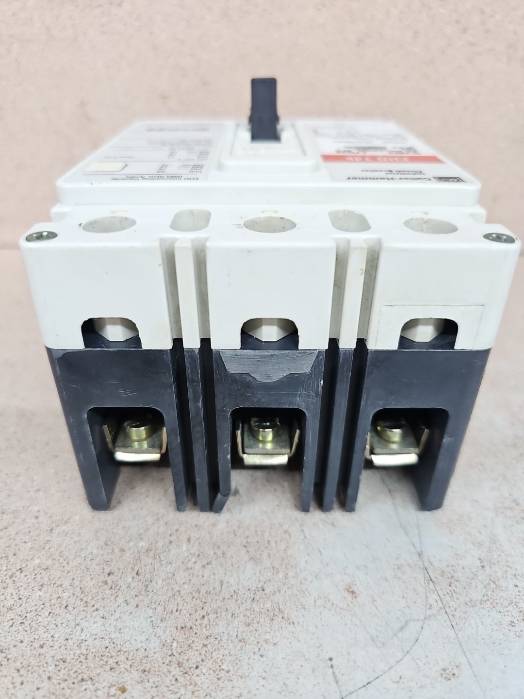 Eaton Cutler Hammer EHD3020L Circuit Breaker 3 Pole 20 Amp 480 Volt See Pics
