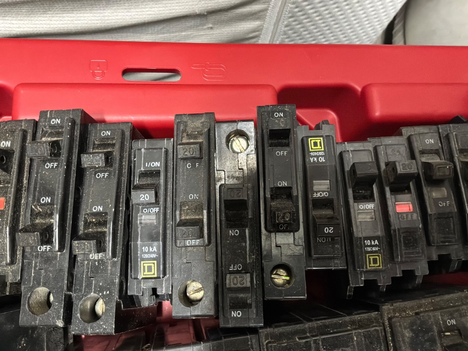 Lot Of (46) Circuit Breakers NEW & USED Square D, Homline Square D 15-60 amp