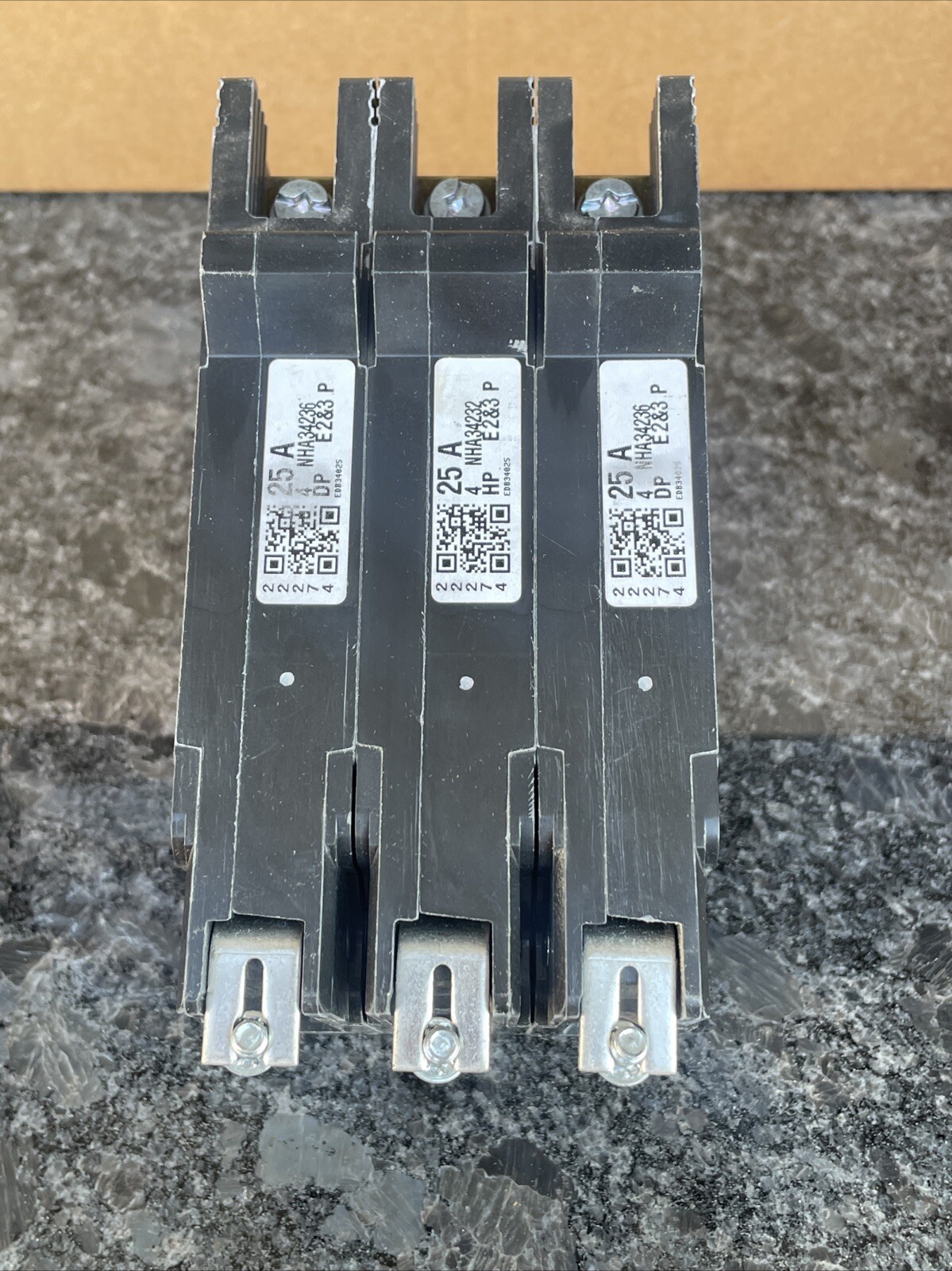 Square D EDB34025 Circuit Breaker