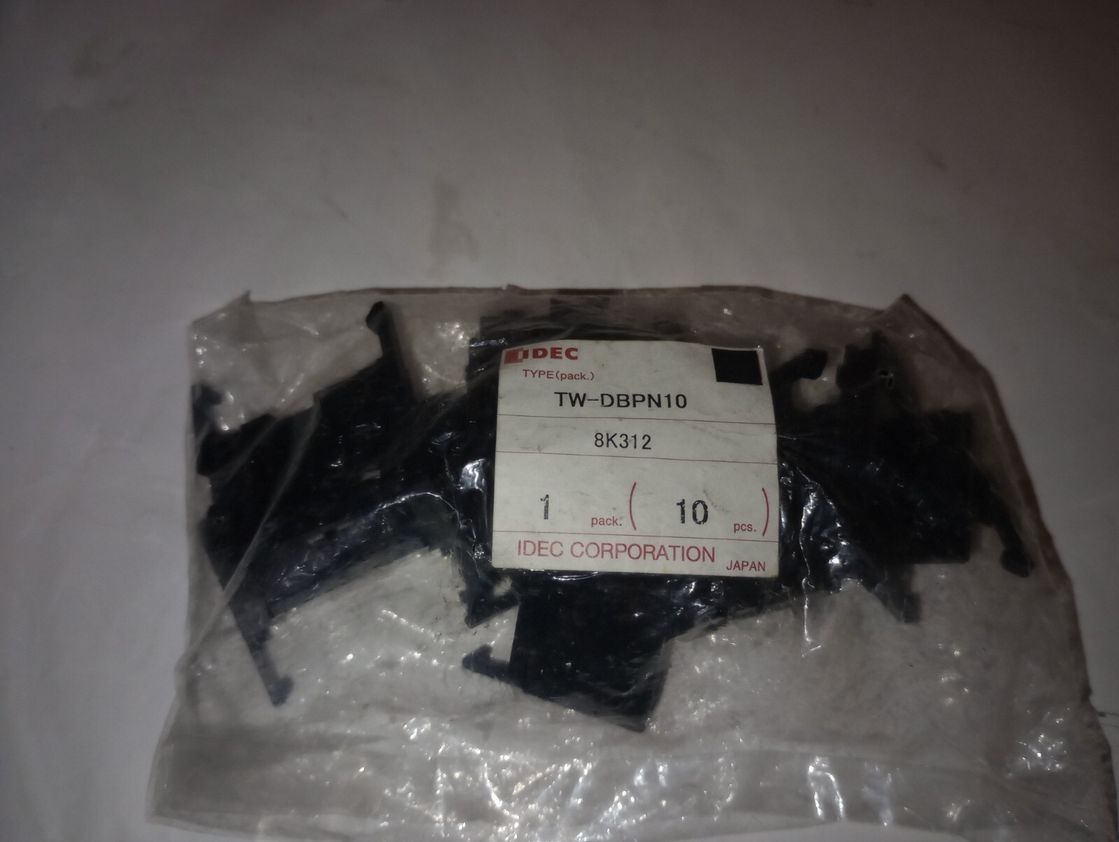 NEW 10 PCS GENUINE IDEC TW-DBPN10 MADE IN JAPAN