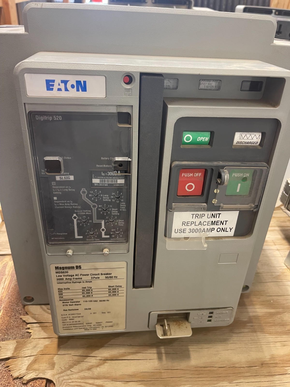 Eaton Magnum DS MDS632 3200amp / 3 pole 50/60hz -used