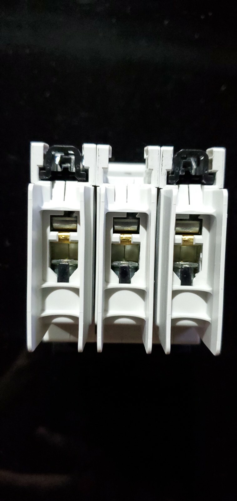 ABB STOTZ-KONTAKT E212323 (SU203M) Miniature Circuit Breaker 3 pole UI489