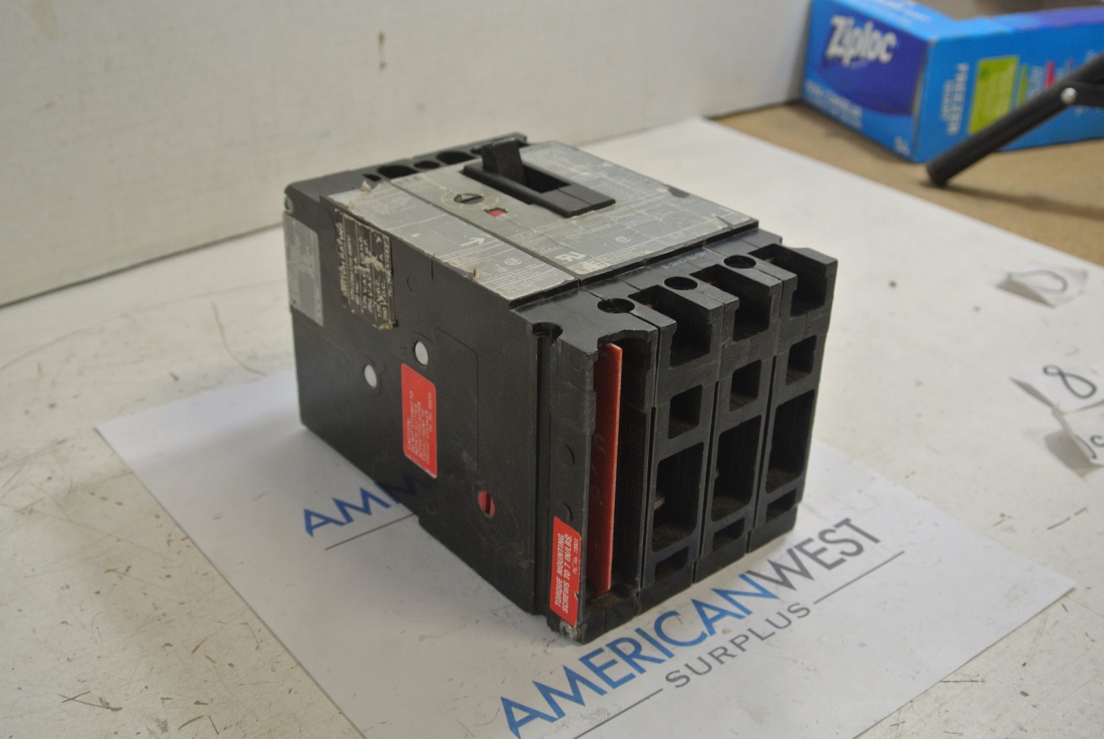 ED63A002 ITE Motor Circuit Protector 2A 600V with A01ED64 Auxiliary