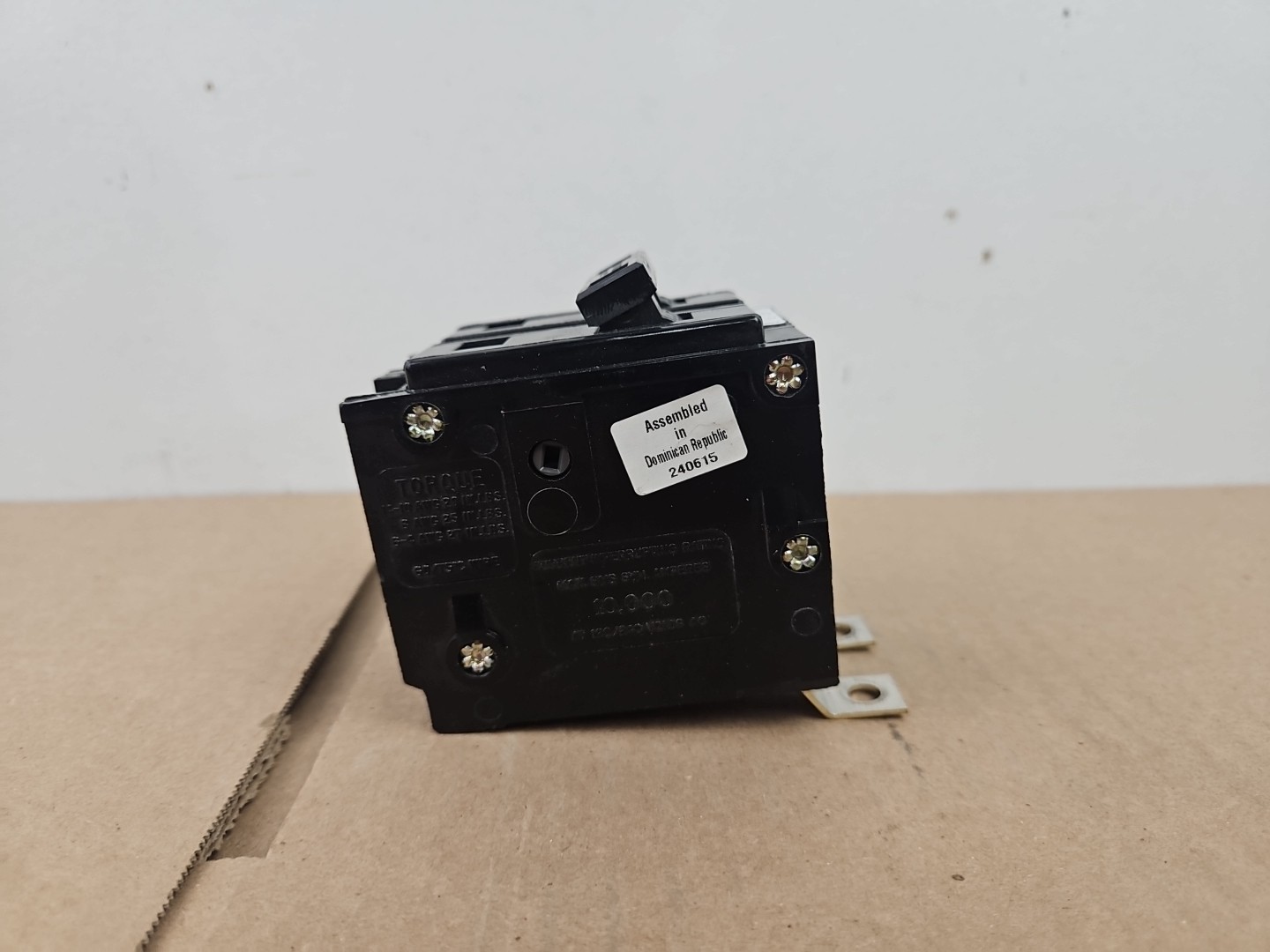 Cutler Hammer QBHW2030 Circuit Breaker 2 Pole 30 Amp Bolt on Quick Lag