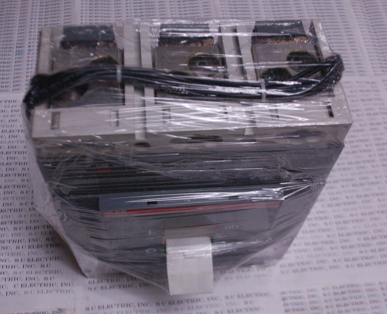 ABB S6N SACES6 600 AMP with AUX & SHUNT TRIP