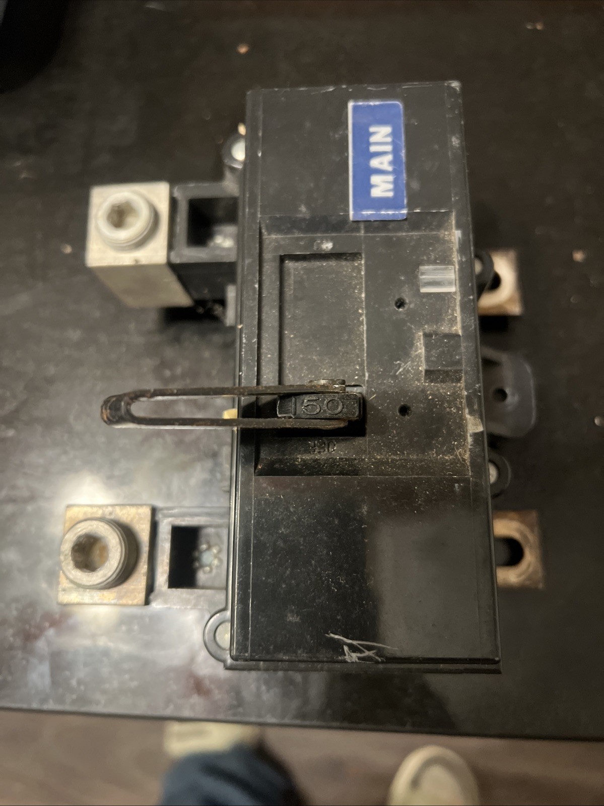 Square D QOM2150VH 150 Amp Main Circuit Breaker for QO and Homeline Load Centers