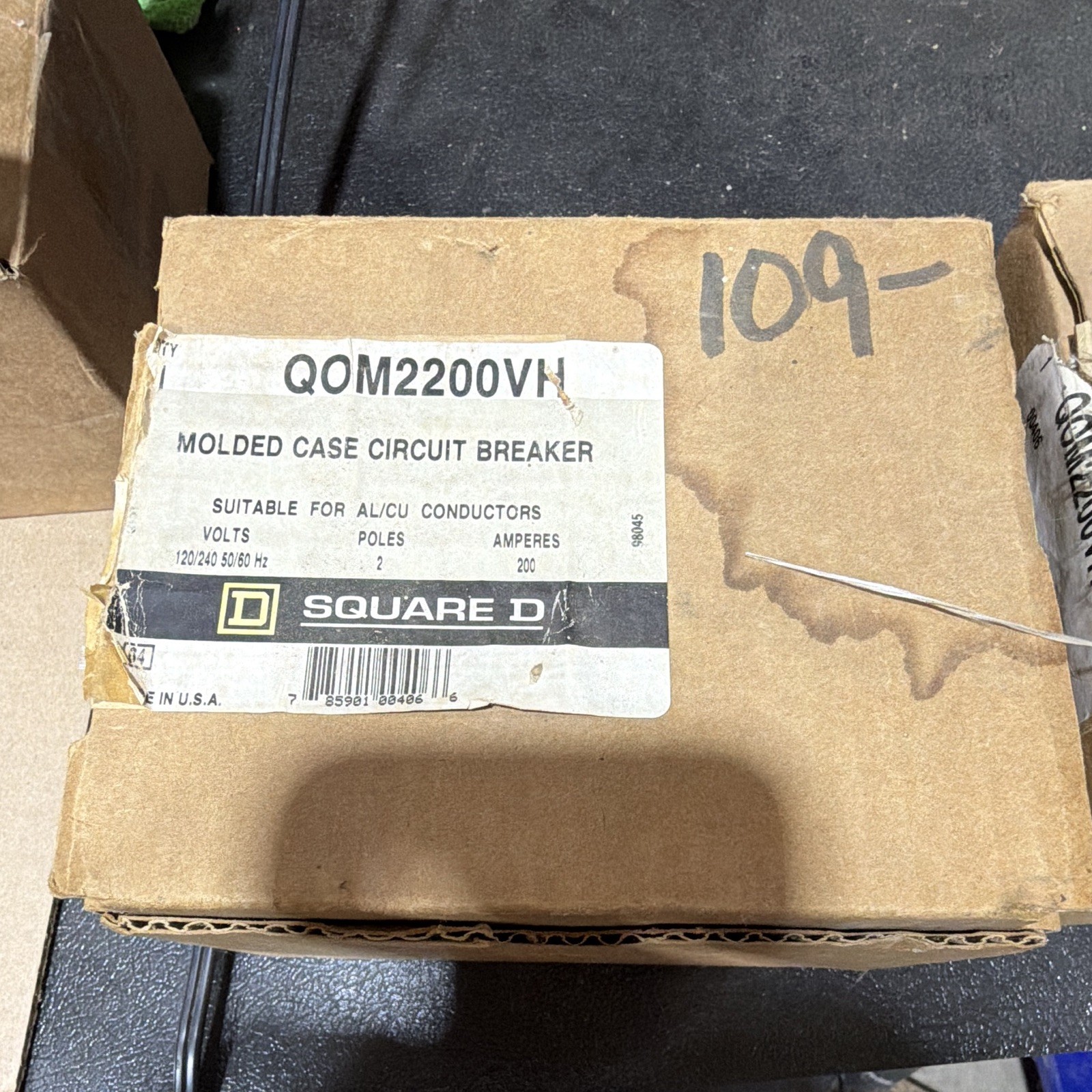 Square D QOM2200VH 200A 2-Pole 120/240V Bolt-On Molded Case Breaker Al/Cu