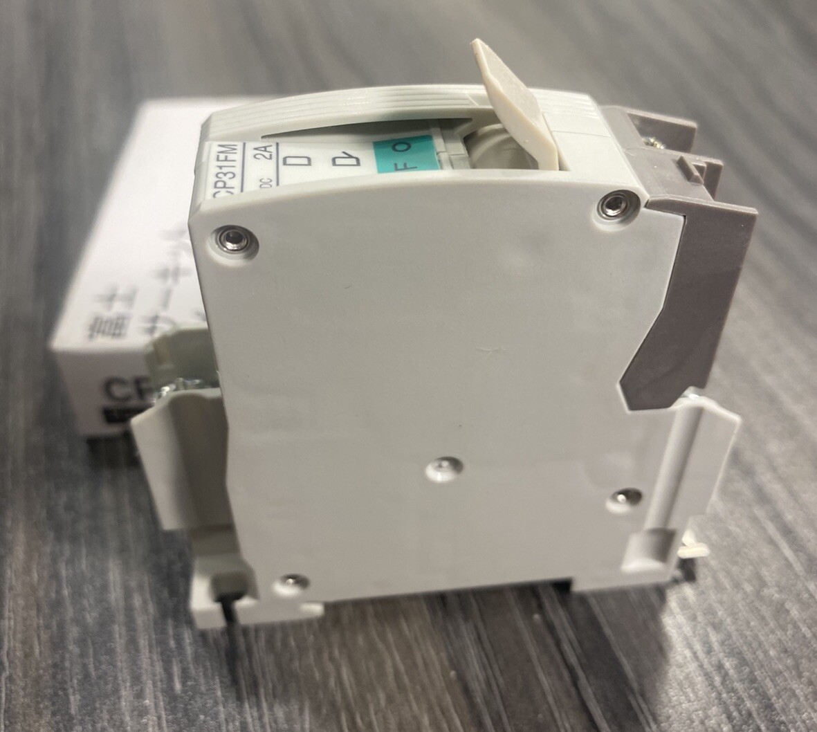 Fuji Electric CP31 FM/2W Circuit Protector 240/250VAC 60/65VDC 1-Pole 2A – USA