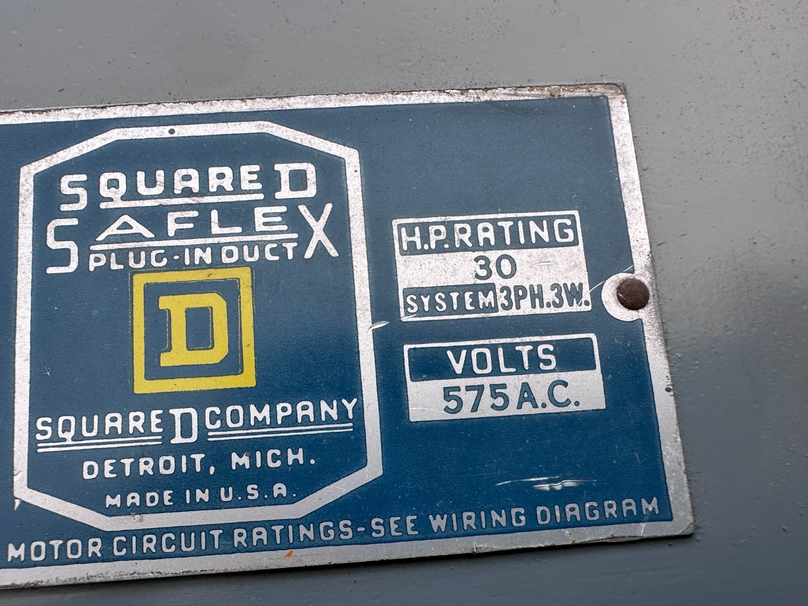 Square D SD-9343 100Amp Saflex Plug-In Duct w/Fuses