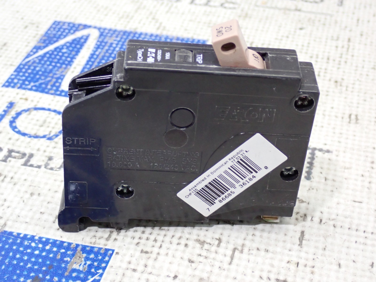 New Eaton CHF120 Single Pole 20 Amp 120/240 Volt Circuit Breaker Box of 10
