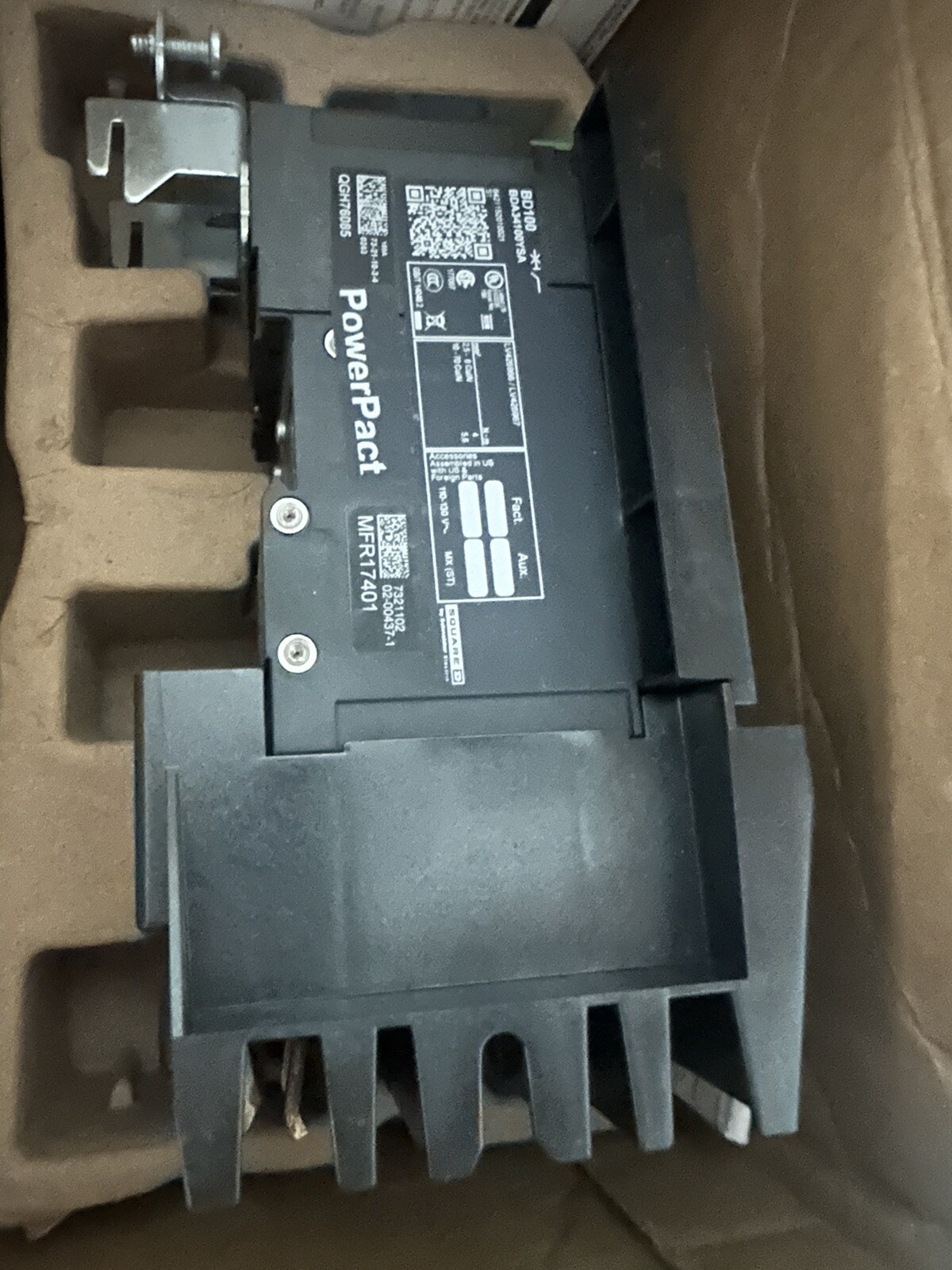 Square D Circuit breaker PowerPact B BDA34100YSA