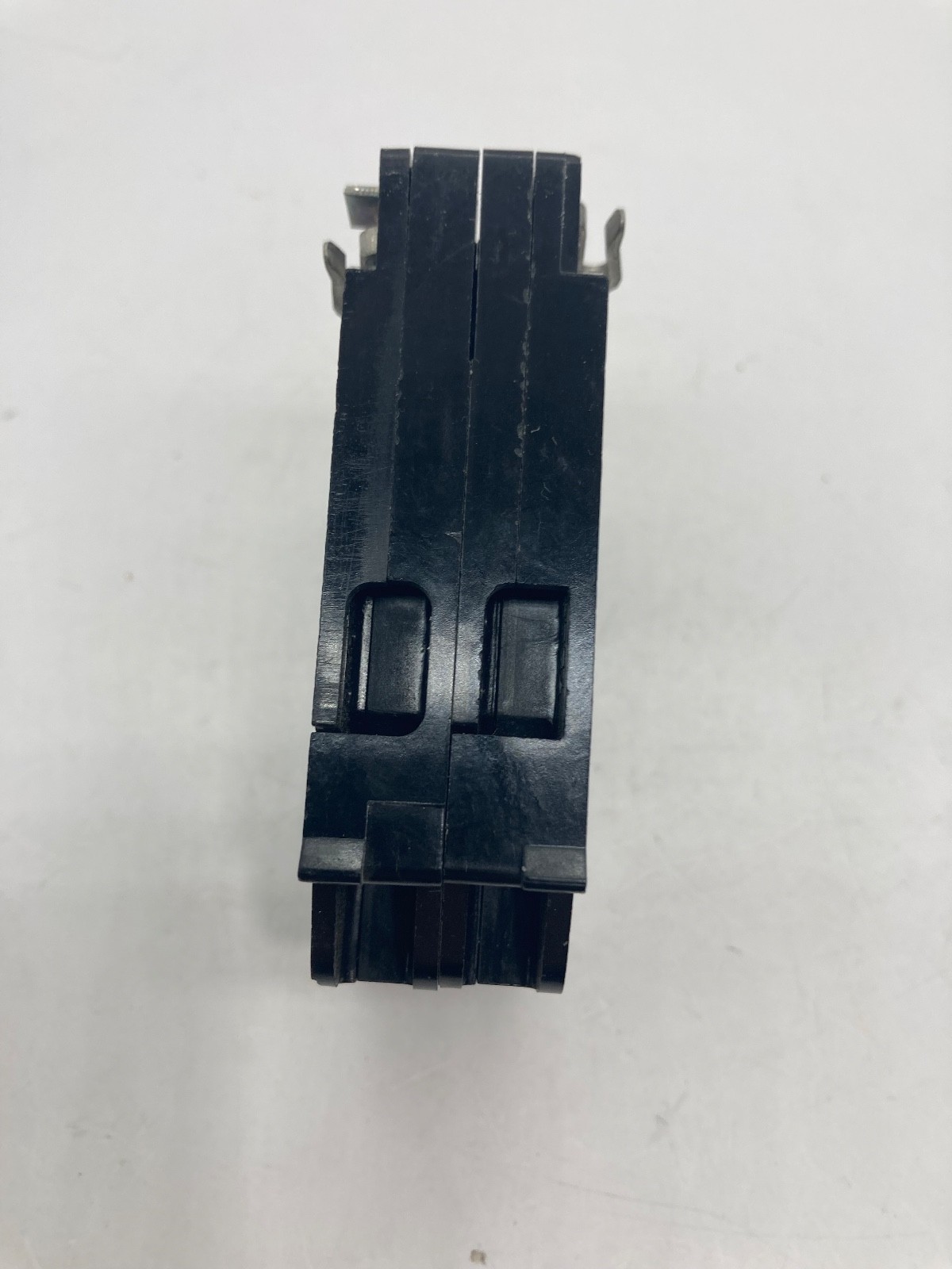 Crouse Hinds MH215 2 Pole 15 Amp 120/240V Plug In Type MH/MM Circuit Breaker NOS