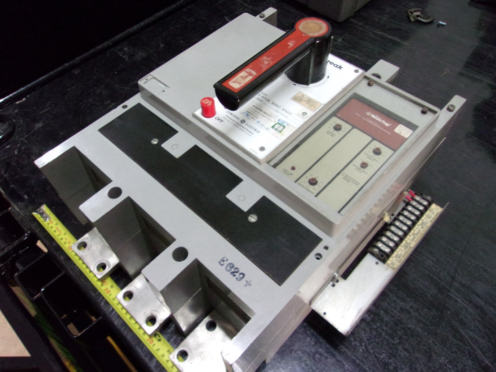 GE TPVF6620 2000A POWER BREAK CIRCUIT BREAKER, 0382A