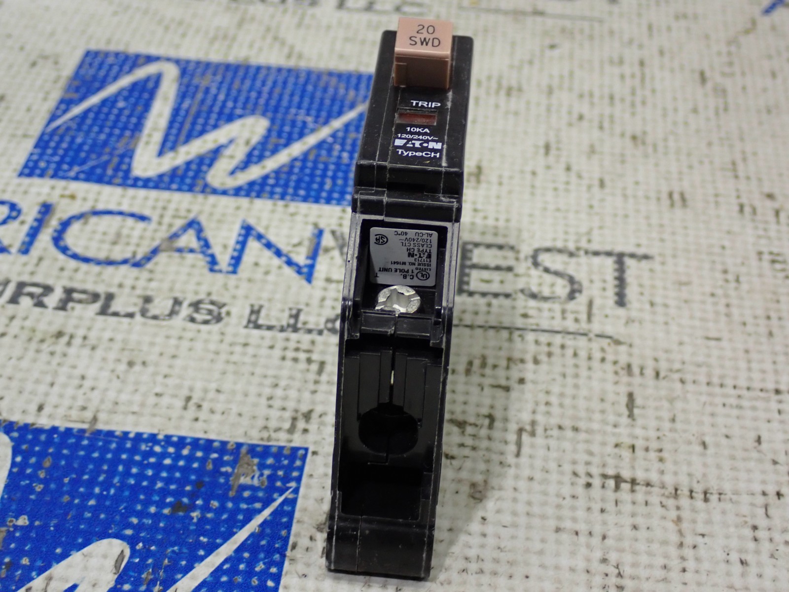 New Eaton CHF120 Single Pole 20 Amp 120/240 Volt Circuit Breaker Box of 10