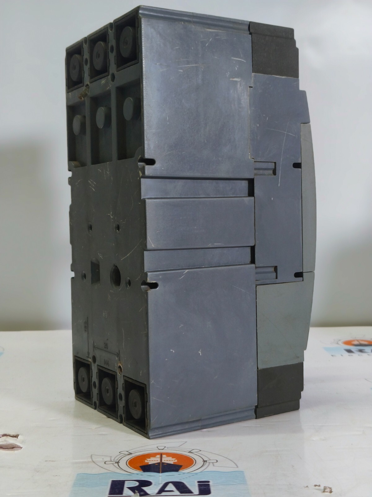SIEMENS 3VT2 circuit breaker 3VT2 100 Amps Icu=36kA 415V AC 3-pole