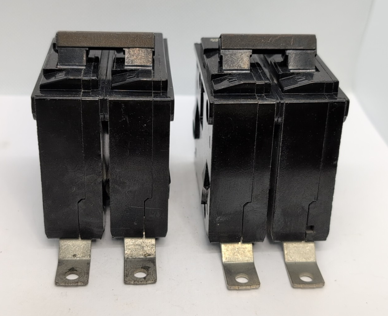 Lot of 2 – SIEMENS ITE BL235 2POLES 35A 120/240VAC CIRCUIT BREAKER [RC 8-3]