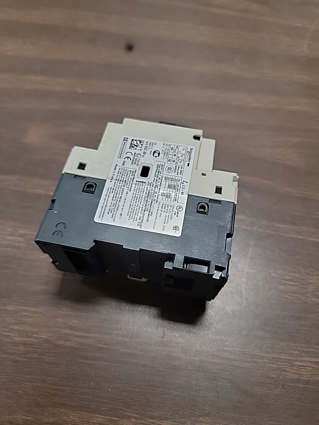 Schneider Telemecanique GV2-P08 Circuit Breaker Motor 120-600VAC 2.5-4A 3 Pole