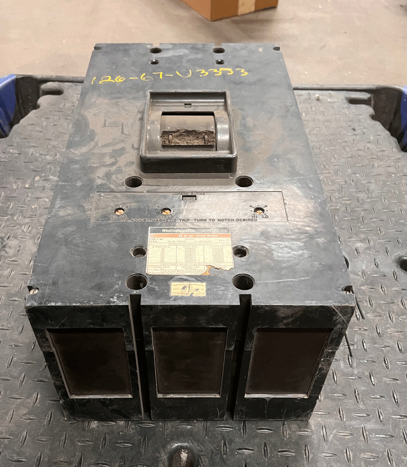 Westinghouse PB32000F 1600amp Trip De-Ion circuit breaker BROKEN SWITCH PARTS
