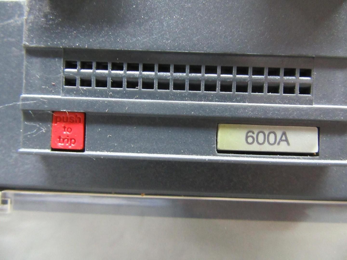 MERLIN GERIN COMPACT CIRCUIT BREAKER NSJ600A 600 AMP 600 VOLT 3-POLE 3-PHASE
