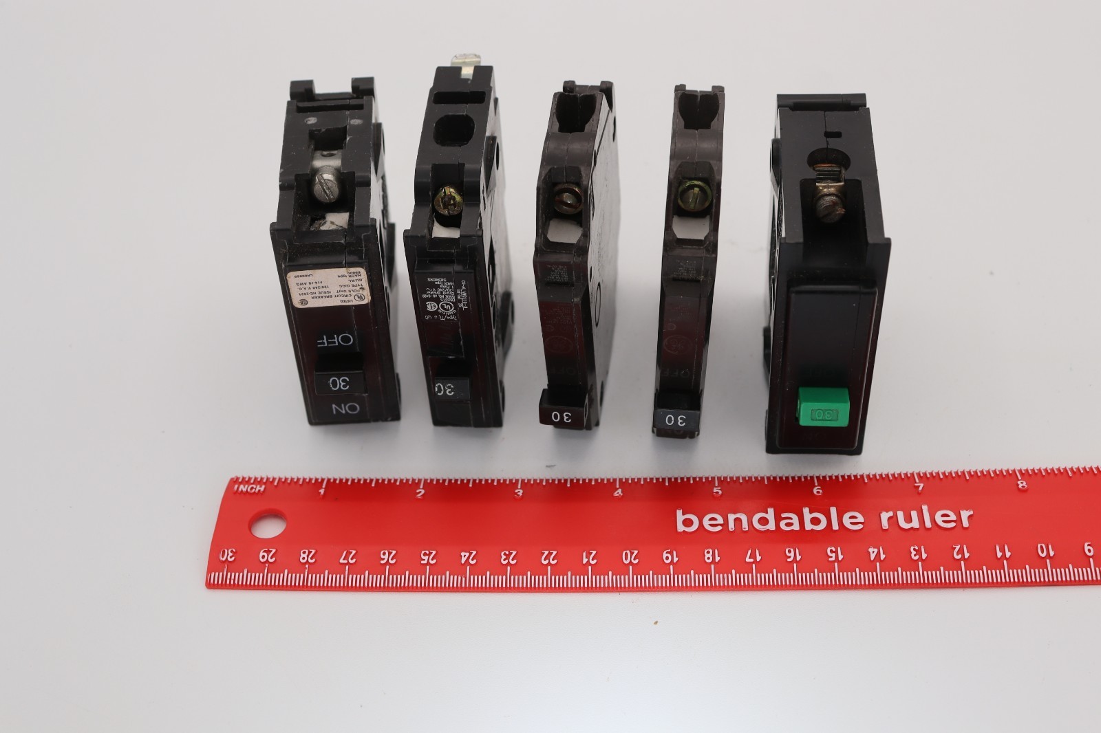 Assorted lot of 8- 15 Amp 1 and 2 Pole Circuit Breakers *See Description*