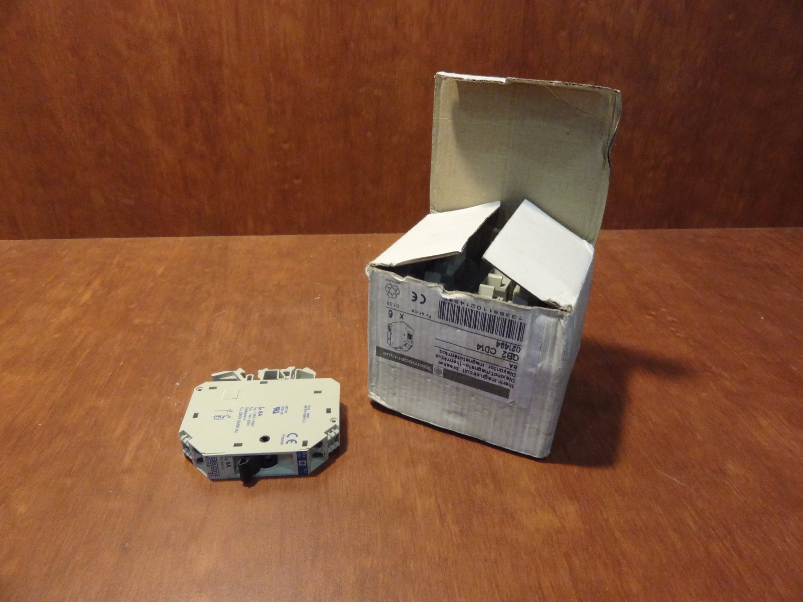 Telemecanique circuit breaker GB2CD14 8A (x6)