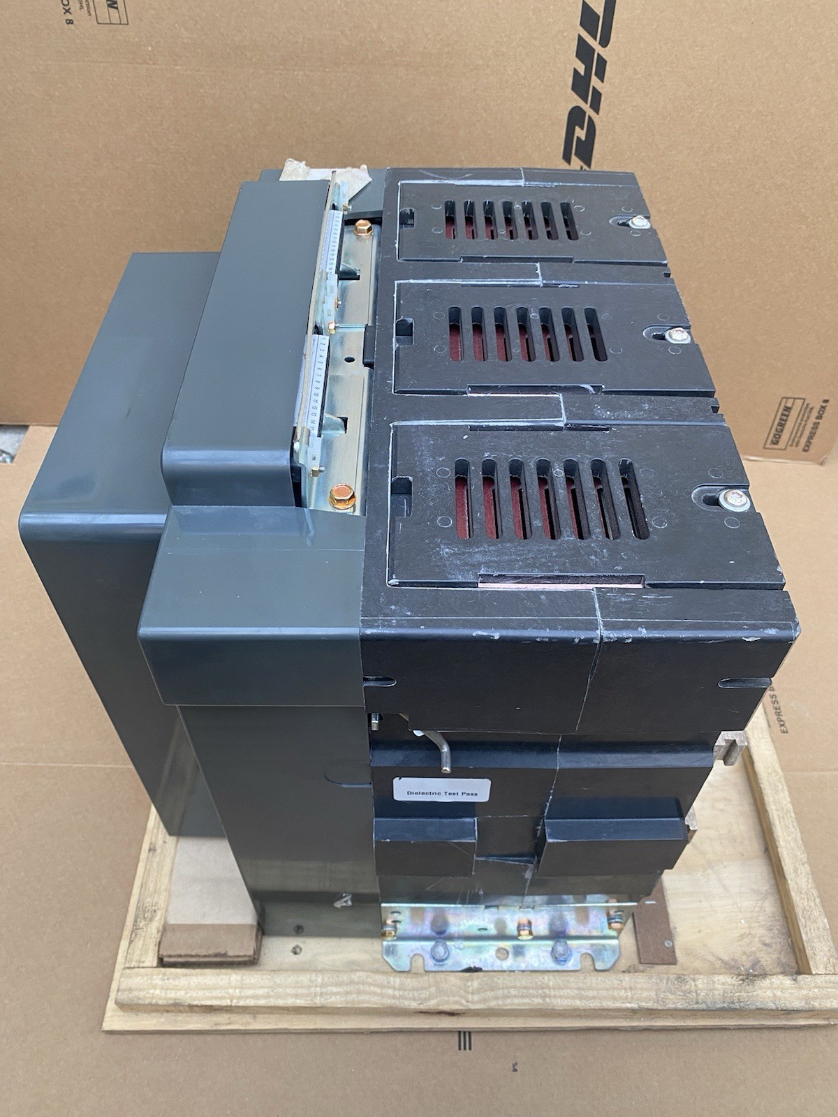 EATON MAGNUM LV DC DISCONNECT DEK225 B 2500A 3P , DEK2253HEA NNNNN MNNN