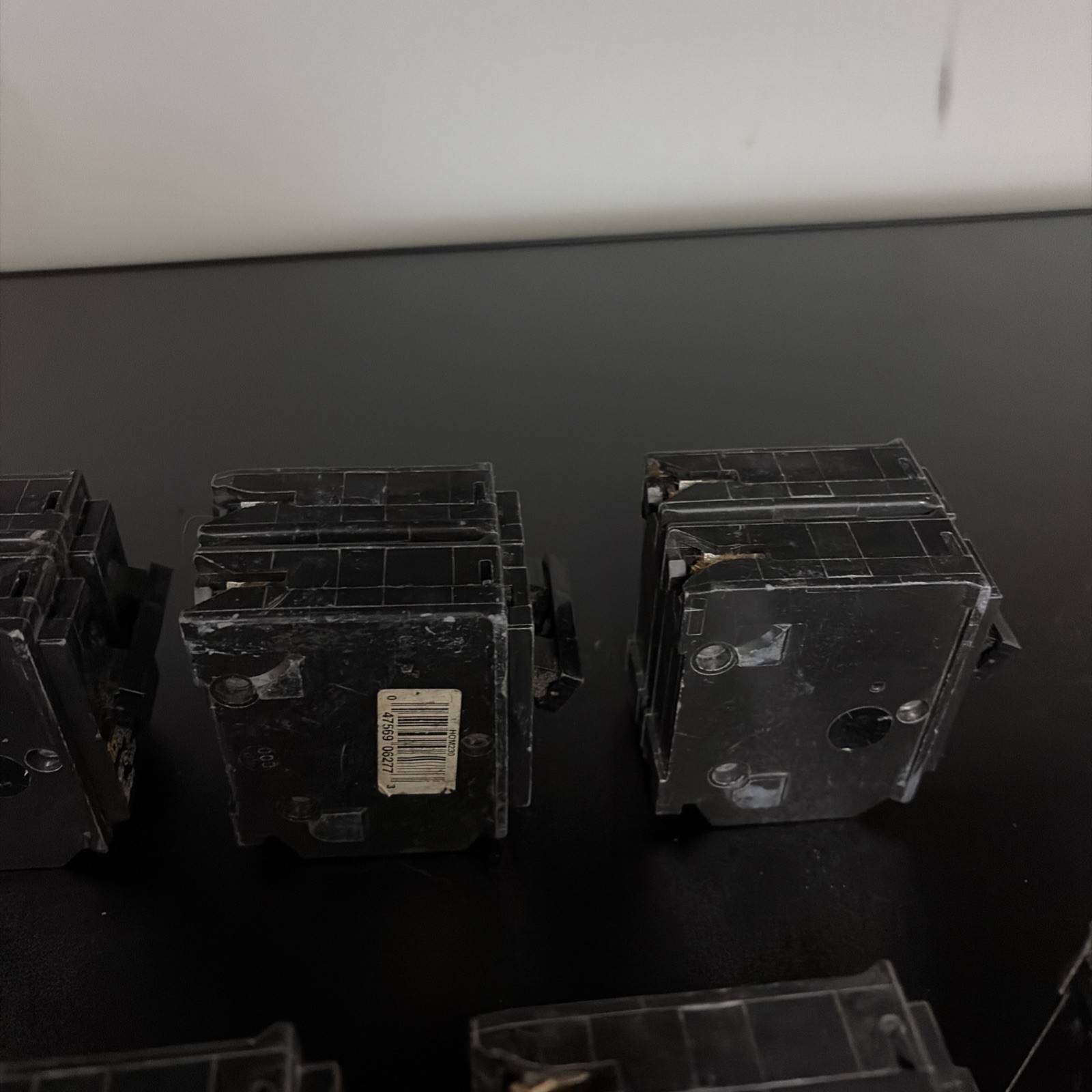 Square D (LOT OF 9 TOTAL BREAKERS) 2-POLE-30AMP HOM230 (TESTED) (1YR WARRANTY)