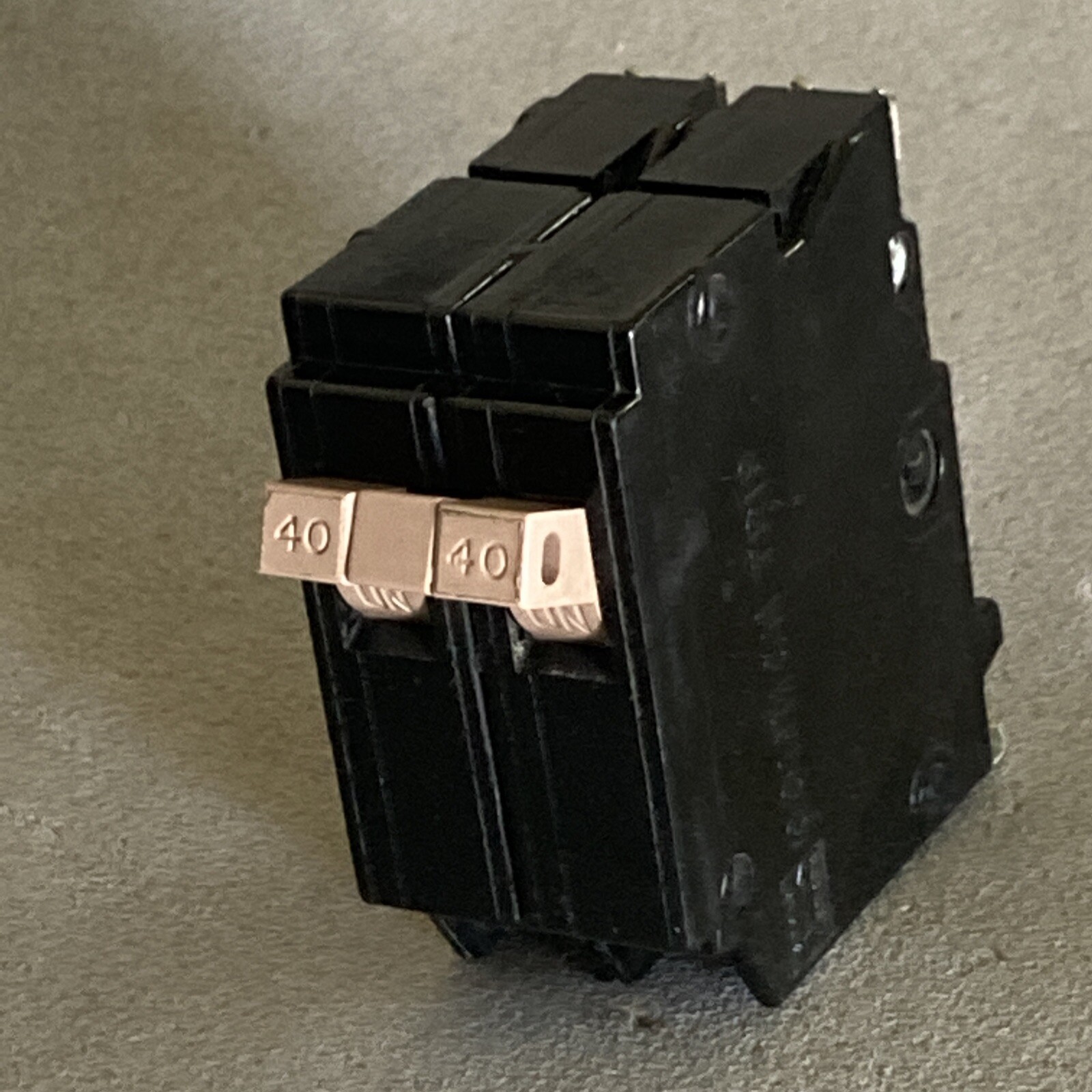 Cutler Hammer CH240 Circuit Breaker CH-240 CHF240 CH10240 Metal Foot HALF NOTCH