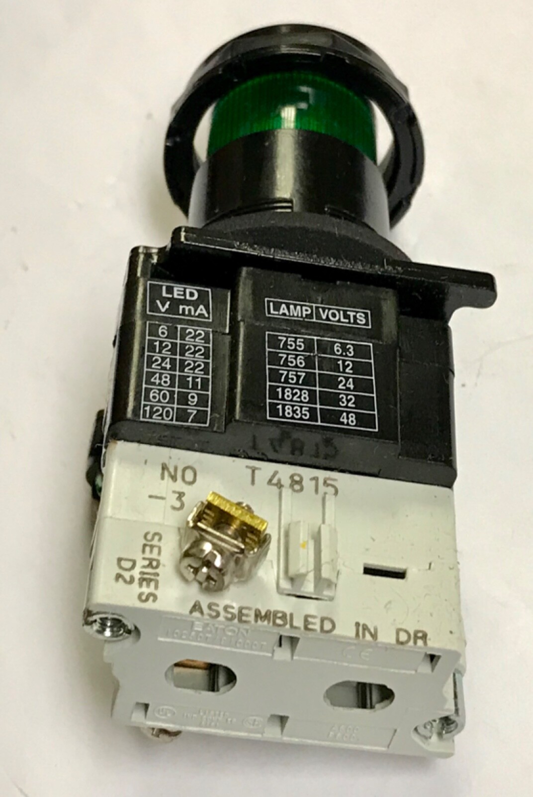 EATON CUTLER HAMMER E34CB497LGD2A 53 Green Illuminated Pushbutton 120 VAC LED