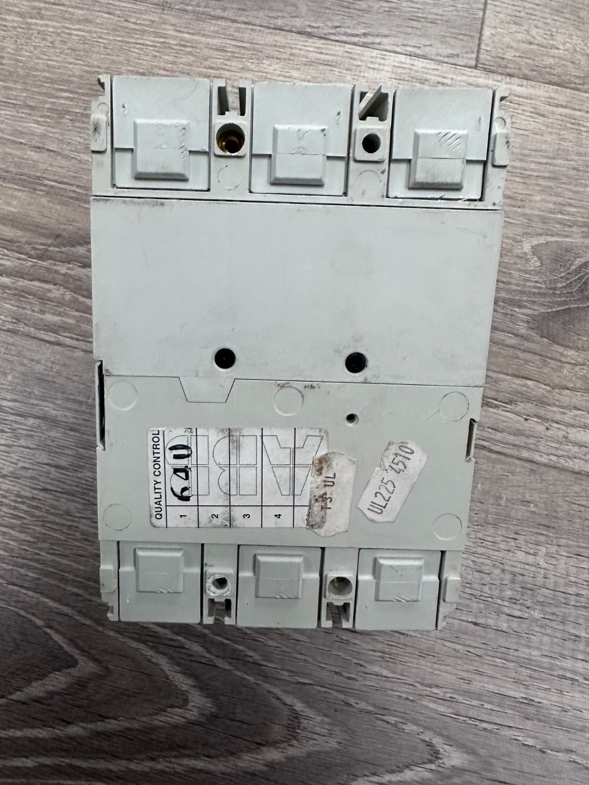 ABB SACE TMAX T3N 225 Circuit Breaker 225 Amp T3N225TW TESTED