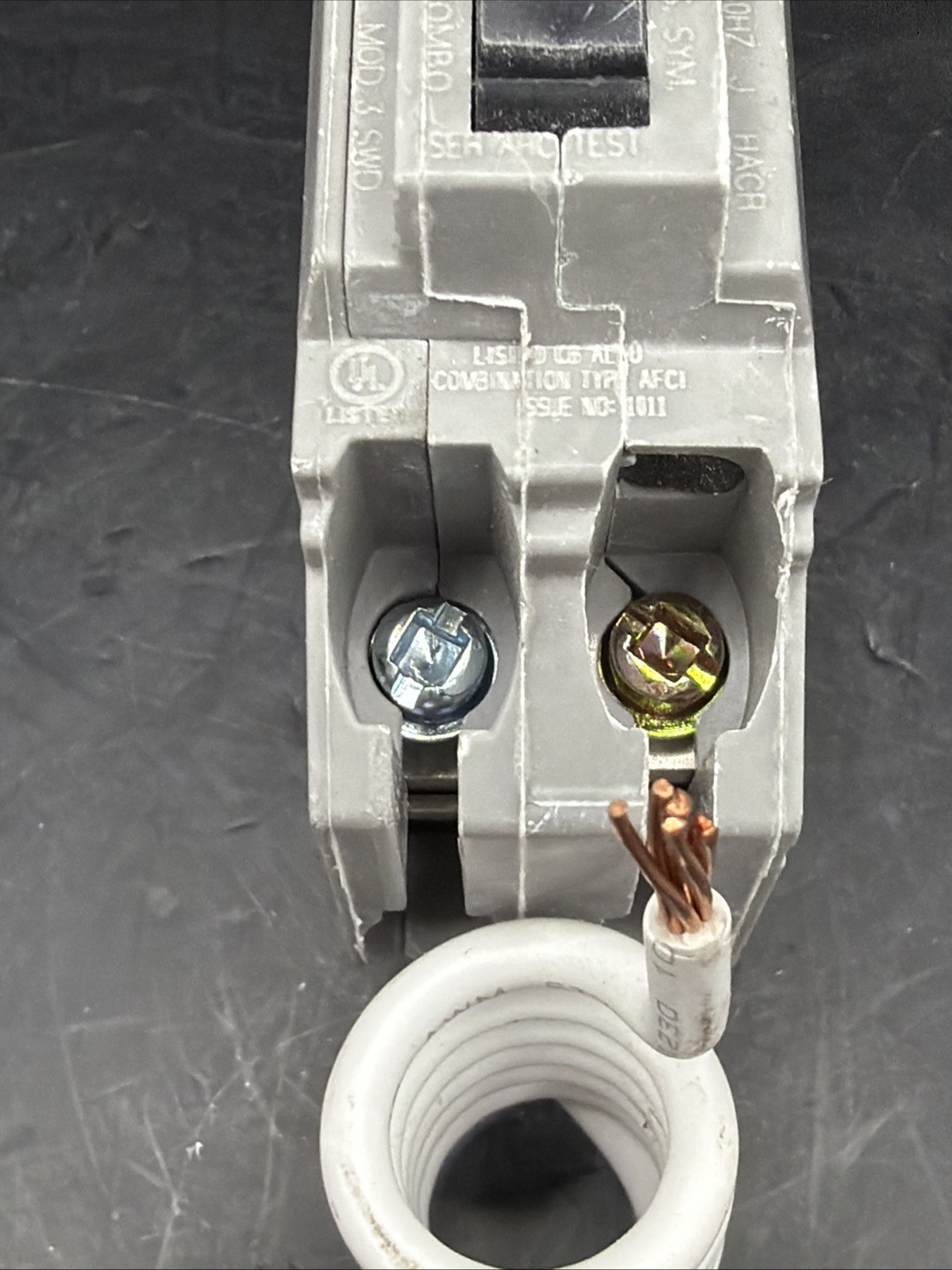 GE GENERAL ELECTRIC 15 AMP ARC FAULT CIRCUIT BREAKER 1P 120VAC THQL1115AF AFCI