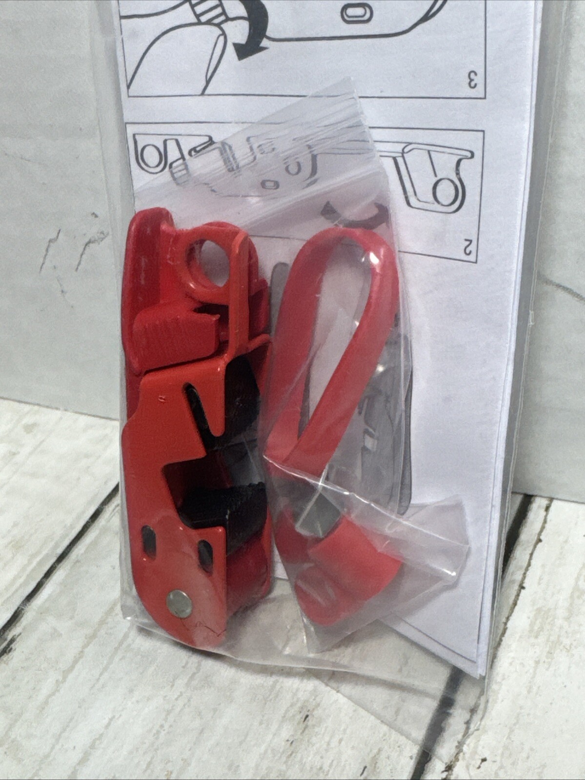 Master Lock 493B Grip Tight Circuit Breaker Lockout Standard Toggle 6 Pack
