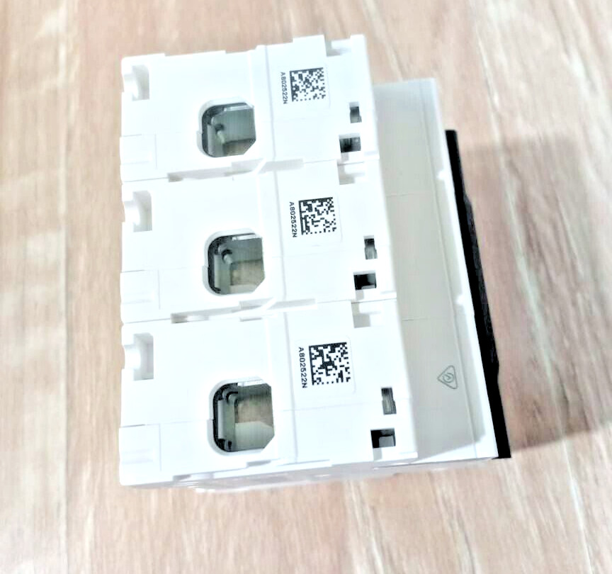 1PC A9N18365 SCHNEIDER CIRCUIT BREAKER Acti9 C120N 3P – 80A – C curve NEW