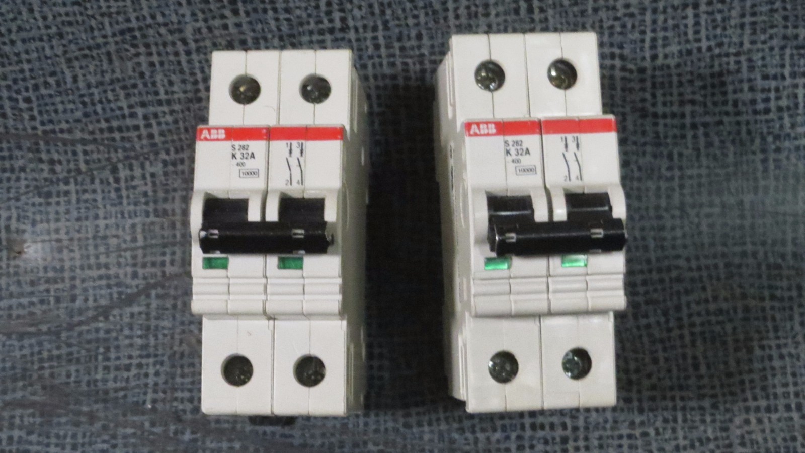 (SET OF 2) ABB S282 K32A CIRCUIT BREAKER 32 AMP 277/480 VAC 2 POLE # S282K32A