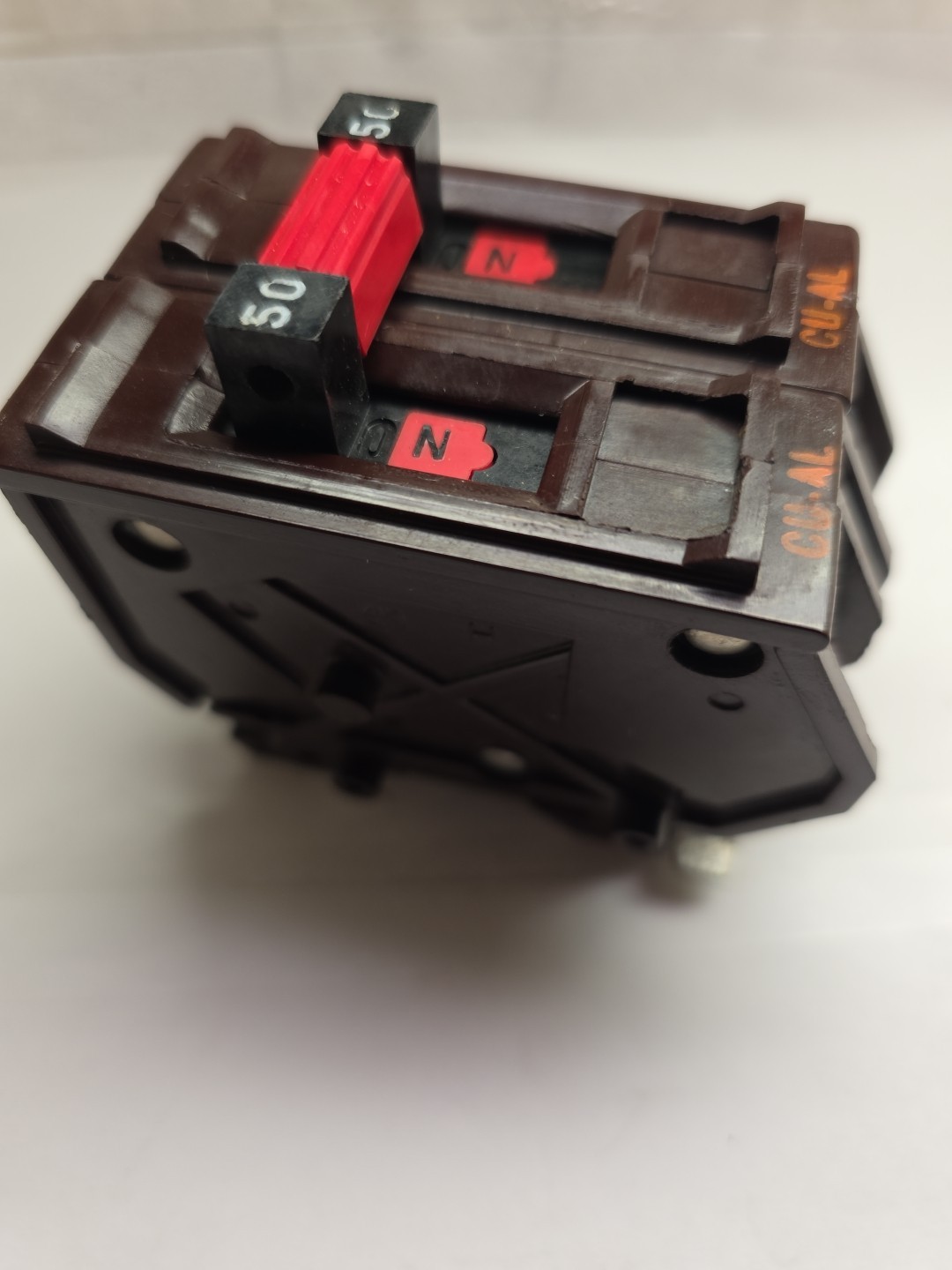 WADSWORTH 50 Amp 2 Pole Circuit Breaker Metal Foot