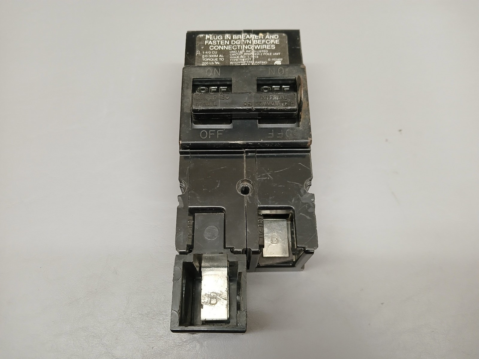 CHALLENGER QFP2150T 150 Amp 120/240V 2 Pole Breaker Offset Lugs