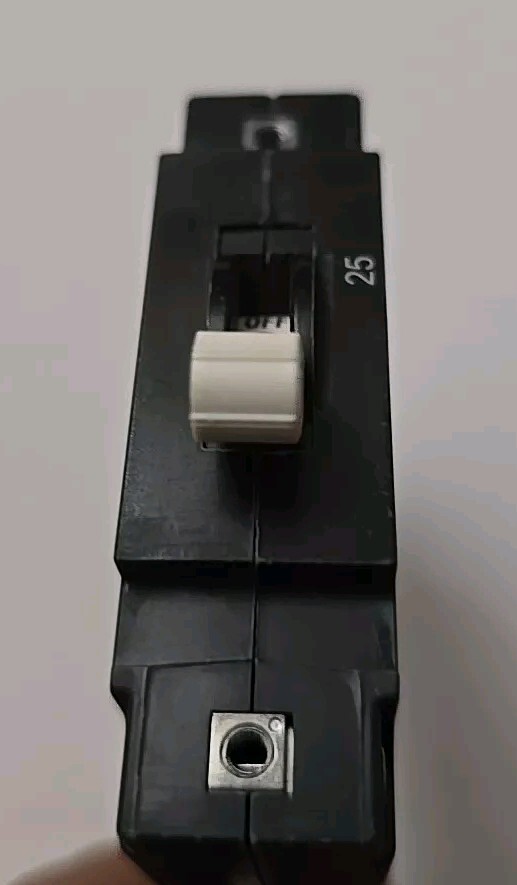 NEW Airpax LELK1-1RS4-30452-25 102278 White Pull 25A Bullet Circuit Breaker