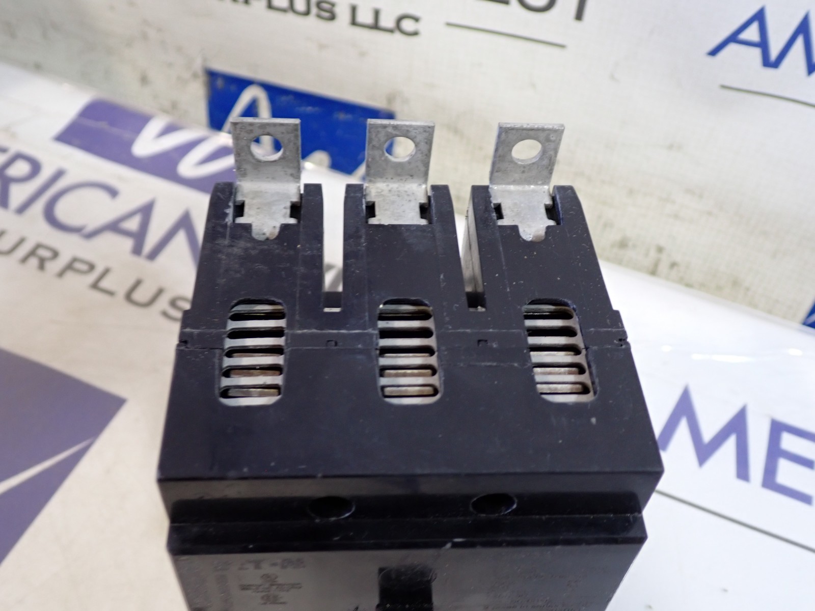 New in box Eaton GHB3050 3 pole 50 amp 480v Bolt on Circuit Breaker