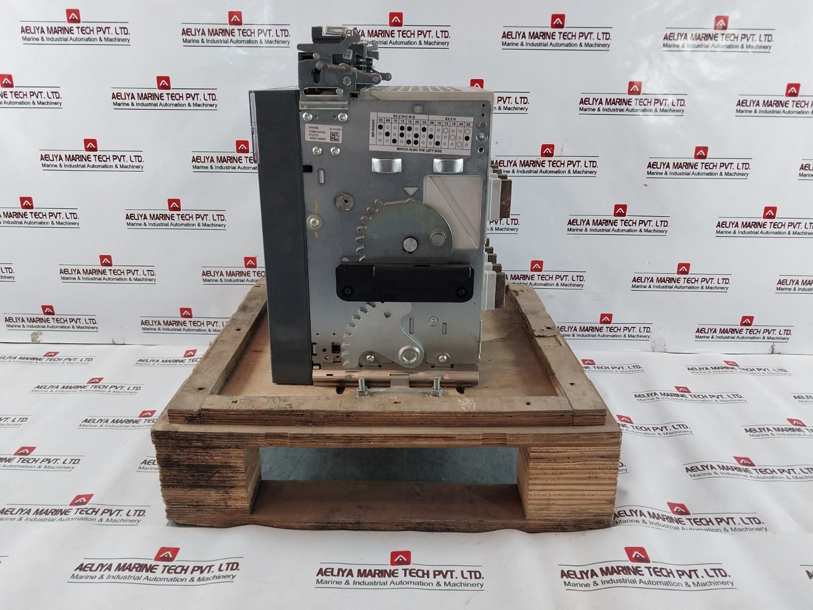 ABB E2.2N Air Circuit Breaker 1000A IEC 60947-2 24V DC 50-60Hz 12kV