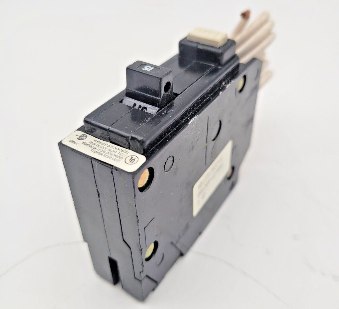 Cutler Hammer QPGF1015 Breaker 15 Amp 1 Pole Ground Fault Shunt Trip Plug in On