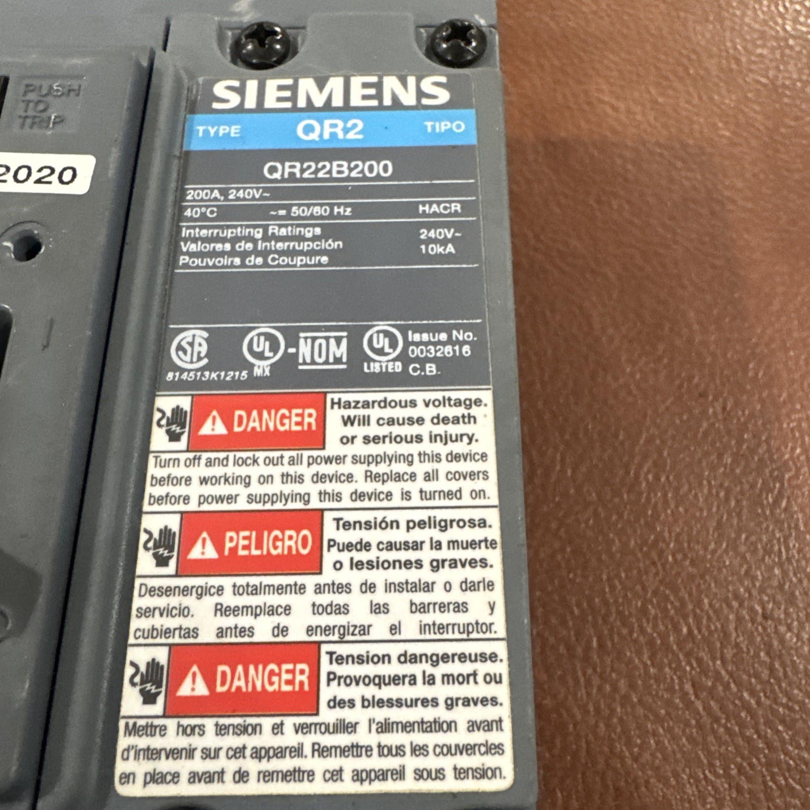 Siemens QR22B200 200A 2P 240V QR2 200 Amp 2 Pole Circuit Breaker G2C 2P 200A