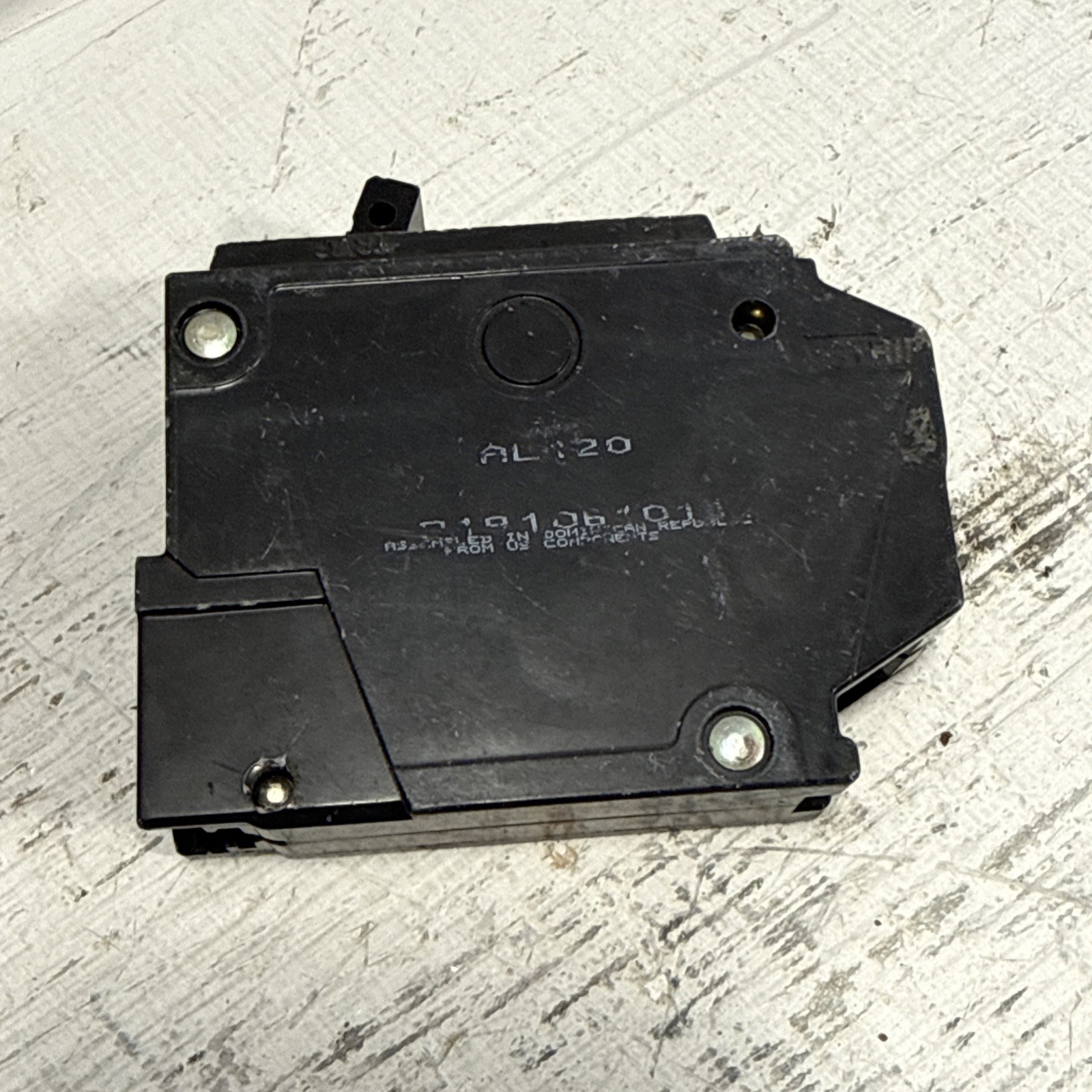 GE THQL1120 Plug-In Circuit Breaker 1 pole 20 Amp 1P 20A Type THQL 120/240VAC